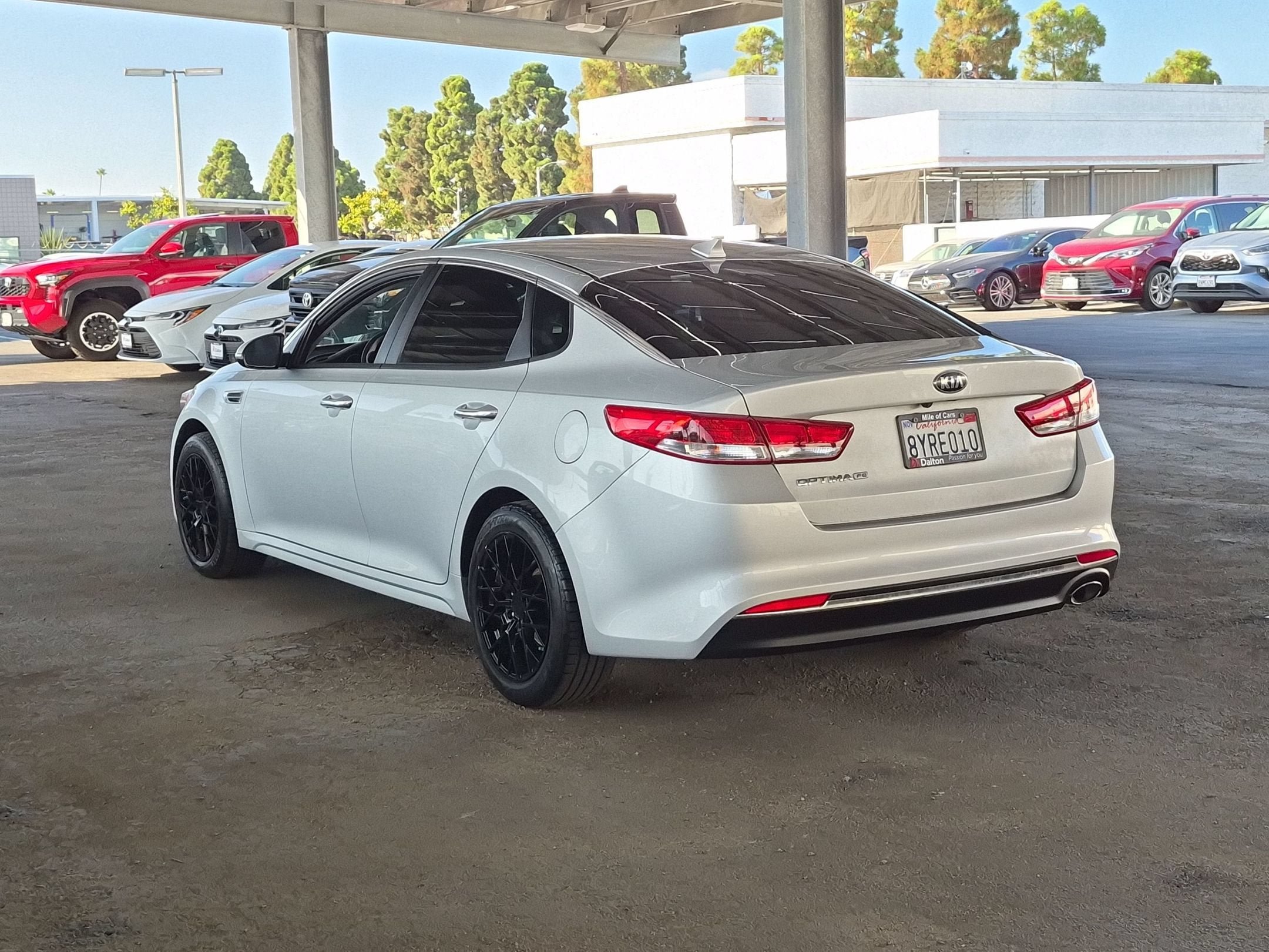 Used 2017 Kia Optima LX FWD image 6