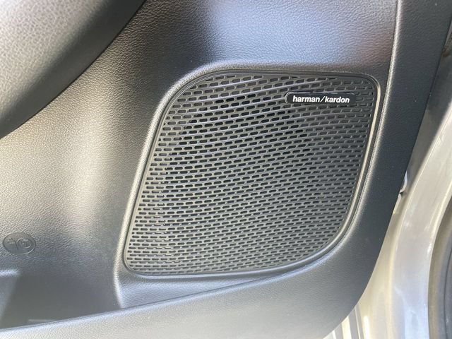 Used 2018 Chrysler Pacifica Touring-L Plus FWD image 25