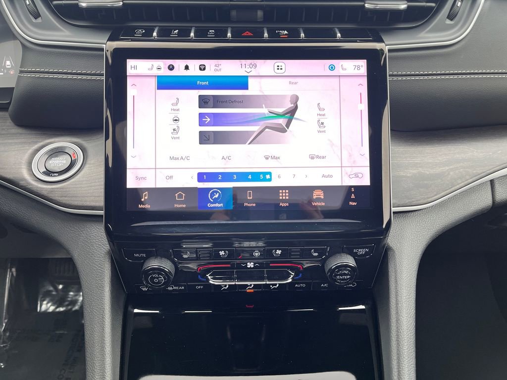 Used 2024 Jeep Grand Cherokee L Limited w/ Luxury Tech Group II image 32