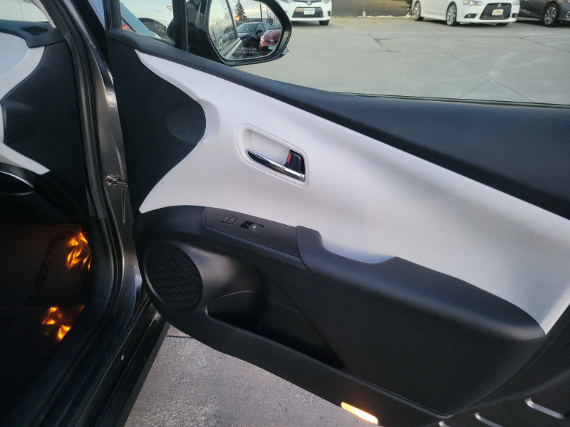 Used 2017 Toyota Prius Three Touring image 22