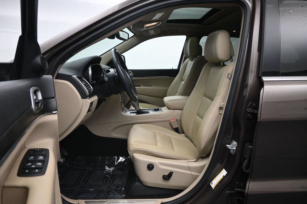 Used 2020 Jeep Grand Cherokee Limited AWD/4WD image 23