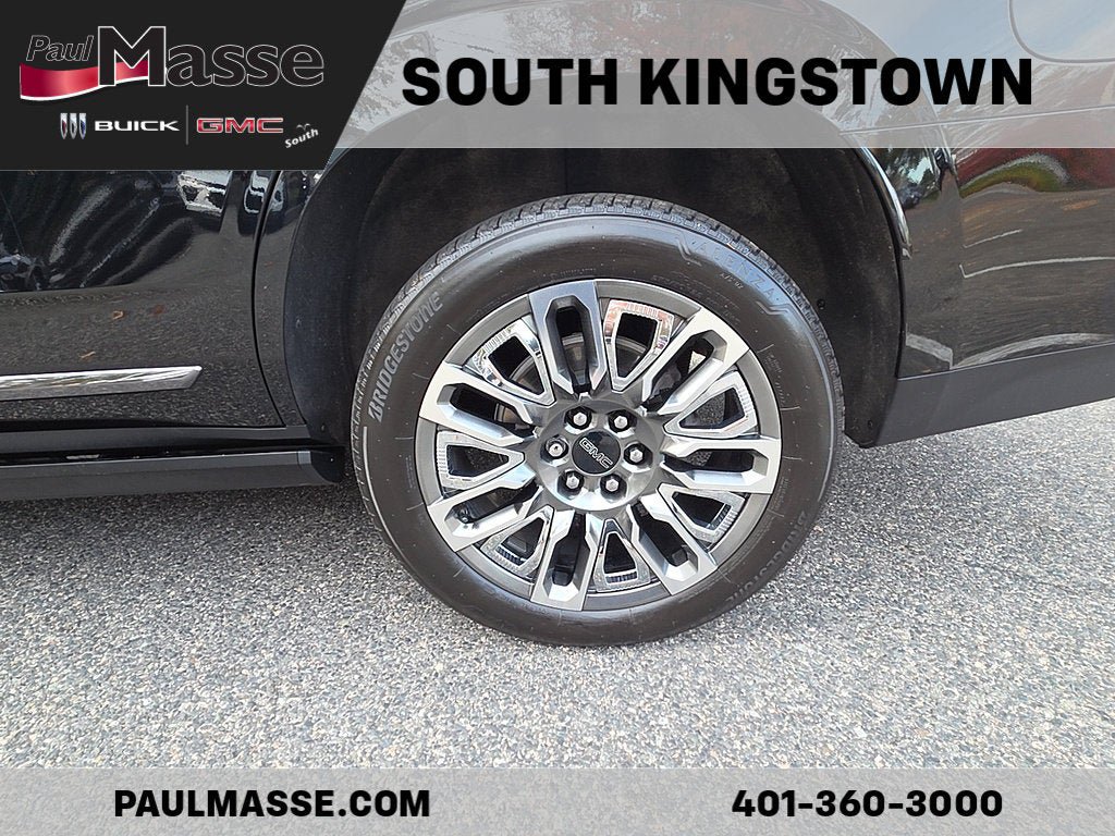 Used 2023 GMC Yukon Denali Ultimate AWD/4WD image 9