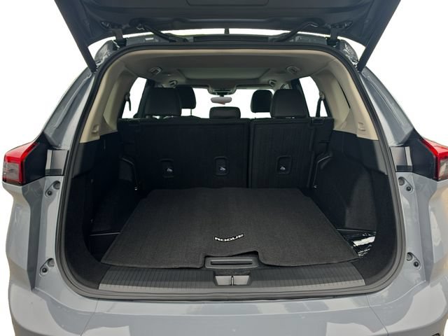 New 2026 Nissan Rogue Dark Armor AWD/4WD image 18