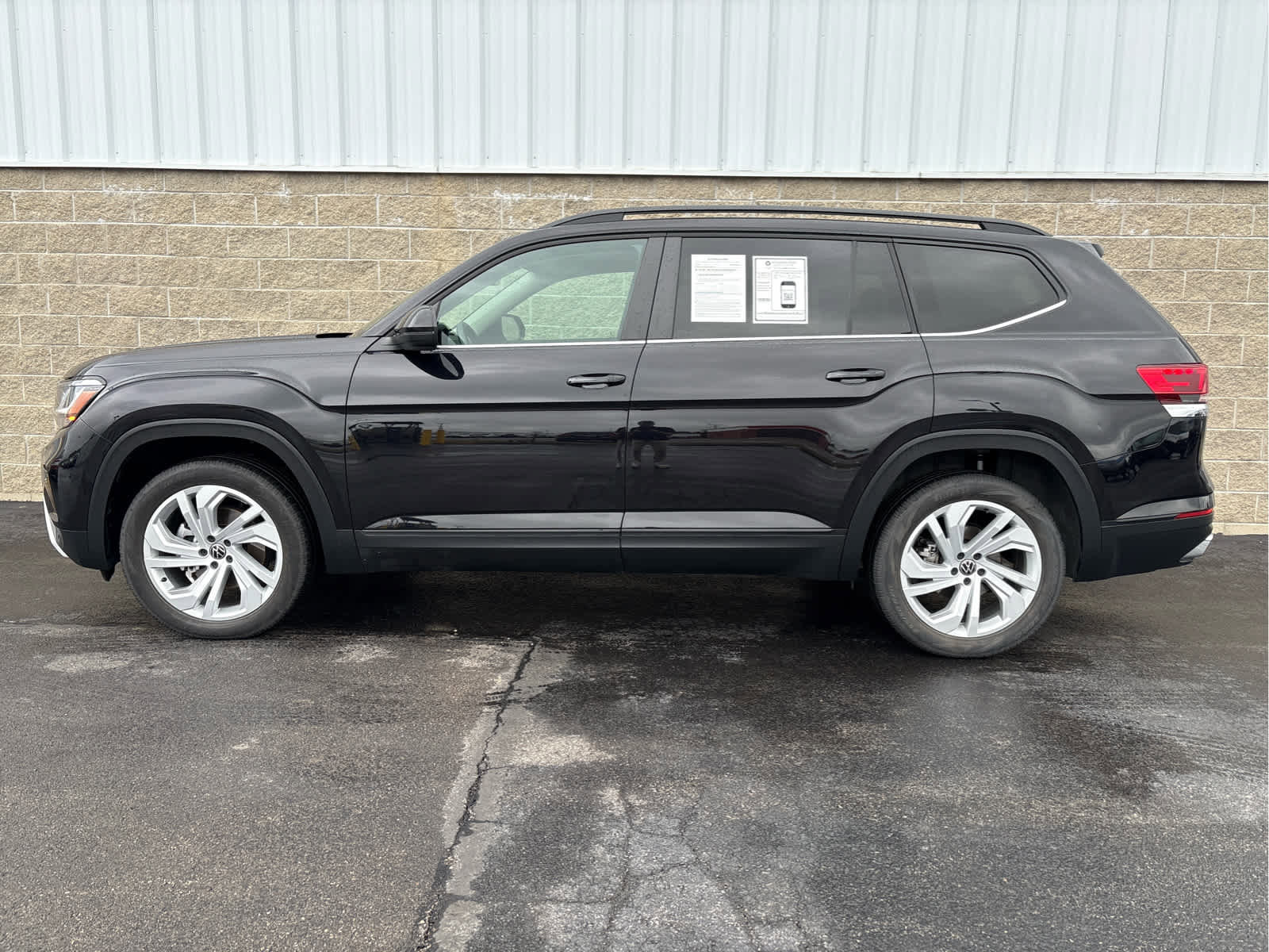 Used 2021 Volkswagen Atlas SE image 4