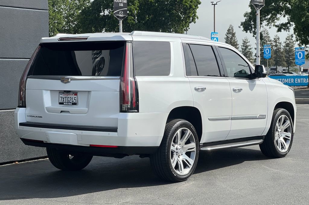 Used 2017 Cadillac Escalade Luxury image 6