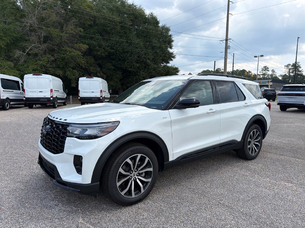 New 2026 Ford Explorer ST-Line AWD/4WD image 2