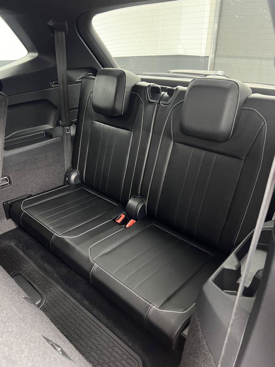 Used 2022 Volkswagen Tiguan SE R-Line FWD image 20