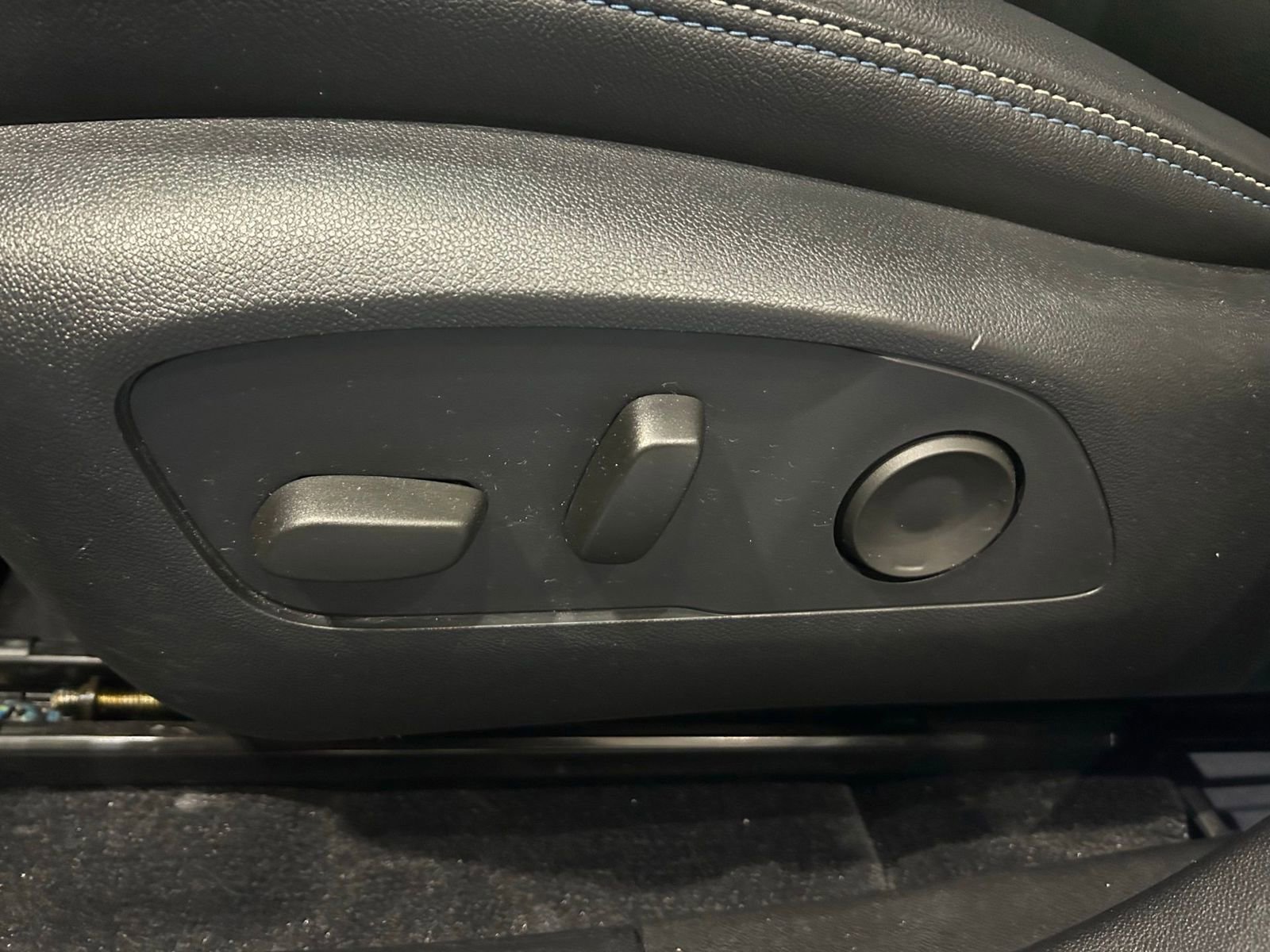 Used 2024 Chevrolet Equinox EV LT image 22