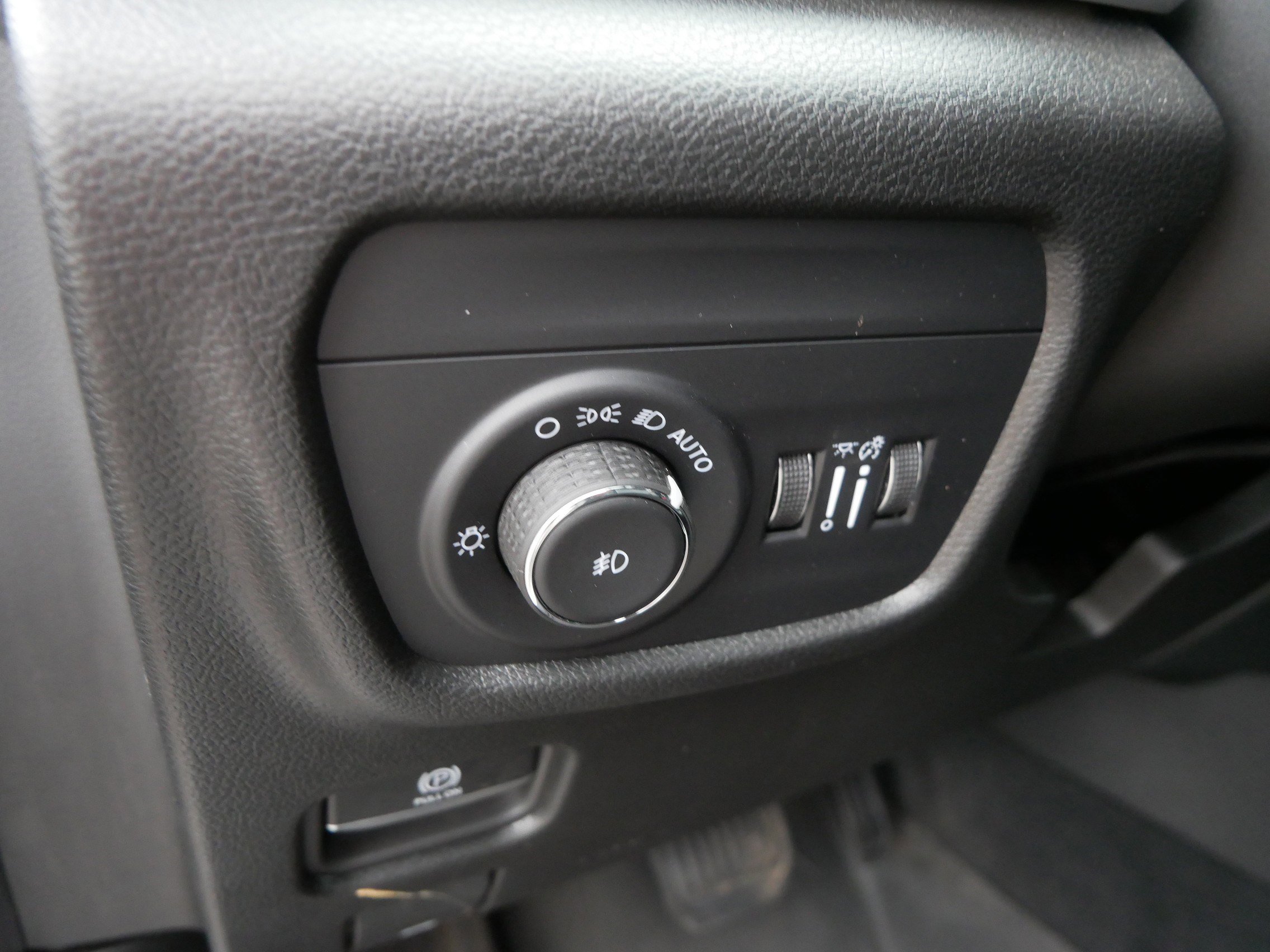 Used 2024 Jeep Grand Cherokee Limited w/ Trailer Tow Package image 23