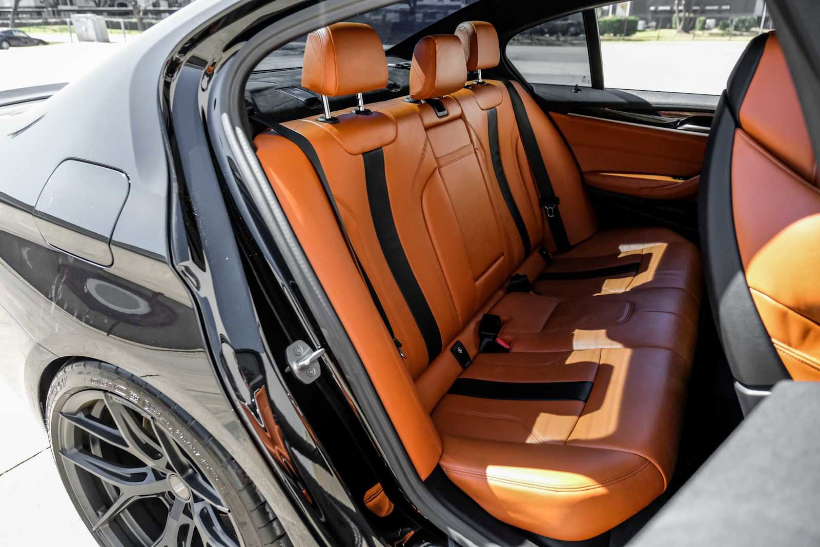 Used 2023 BMW M5 image 34