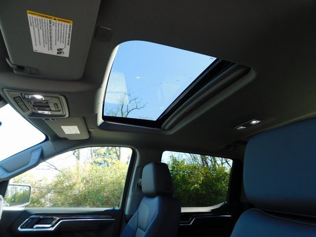 New 2026 Chevrolet Silverado 1500 LTZ w/ LTZ Premium Package image 18