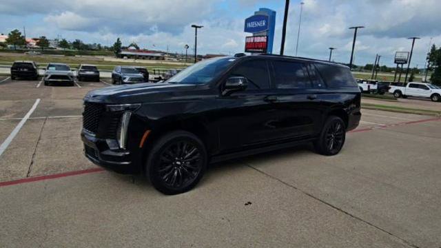 Used 2025 Cadillac Escalade ESV Sport w/ LPO, ONYX Package AWD/4WD image 3
