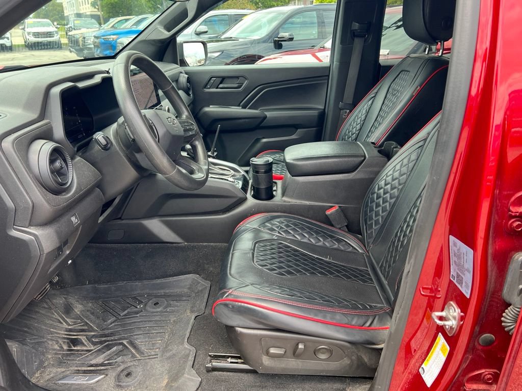 Used 2023 Chevrolet Colorado Trail Boss w/ Advanced Trailering Package AWD/4WD image 3