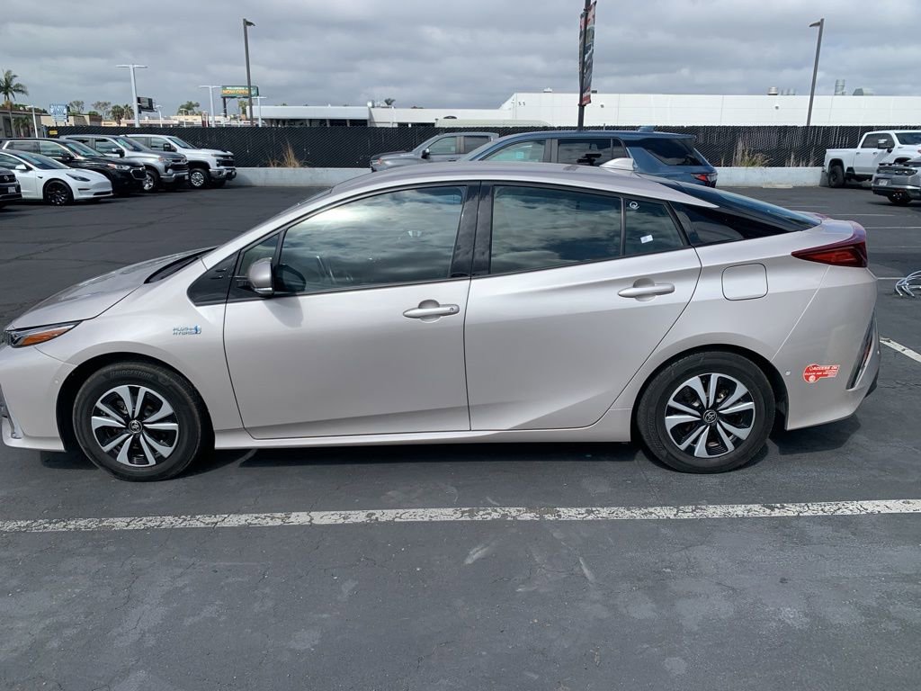 Used 2017 Toyota Prius Prime Advanced w/ Preferred Accessory Package image 20