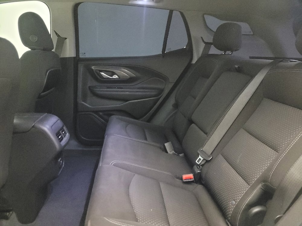Used 2023 GMC Terrain SLE w/ Driver Convenience Package image 18