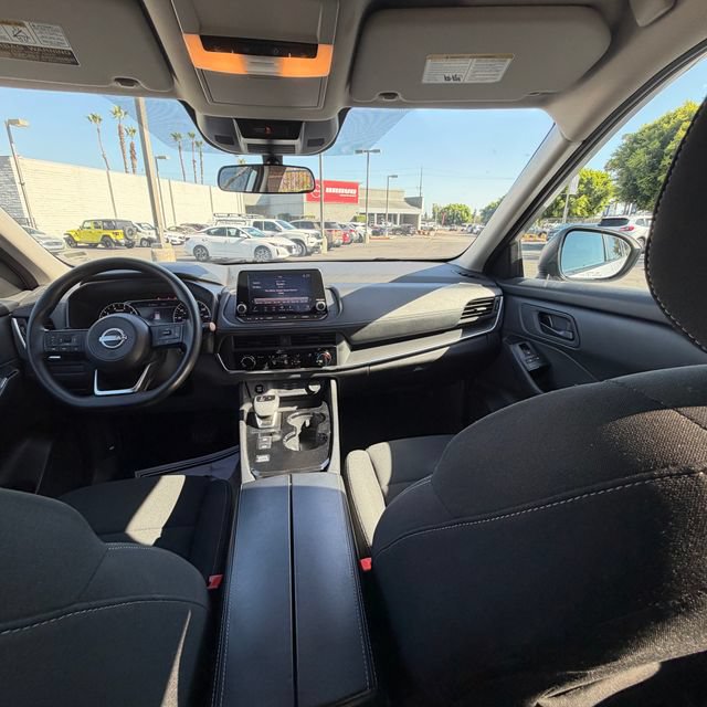 Used 2024 Nissan Rogue S FWD image 23
