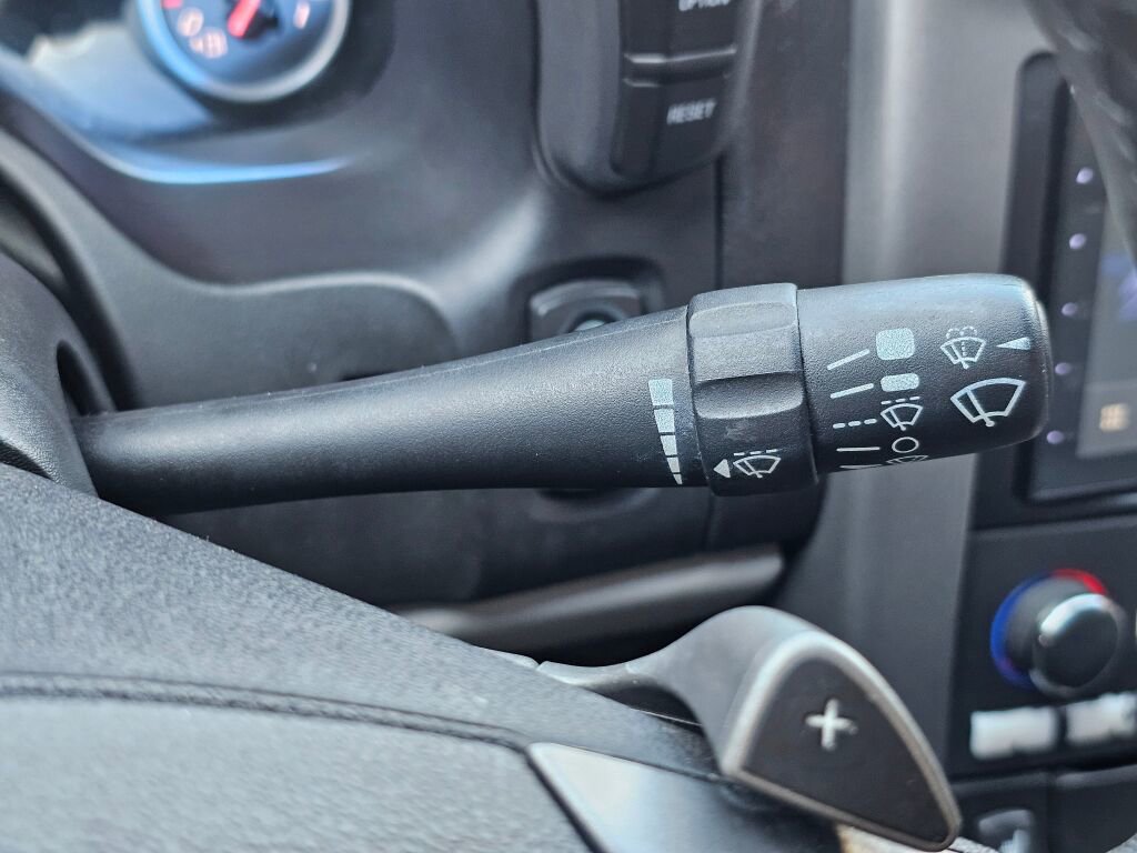 Used 2006 Chevrolet Corvette Coupe w/ Preferred Equipment Group RWD image 28