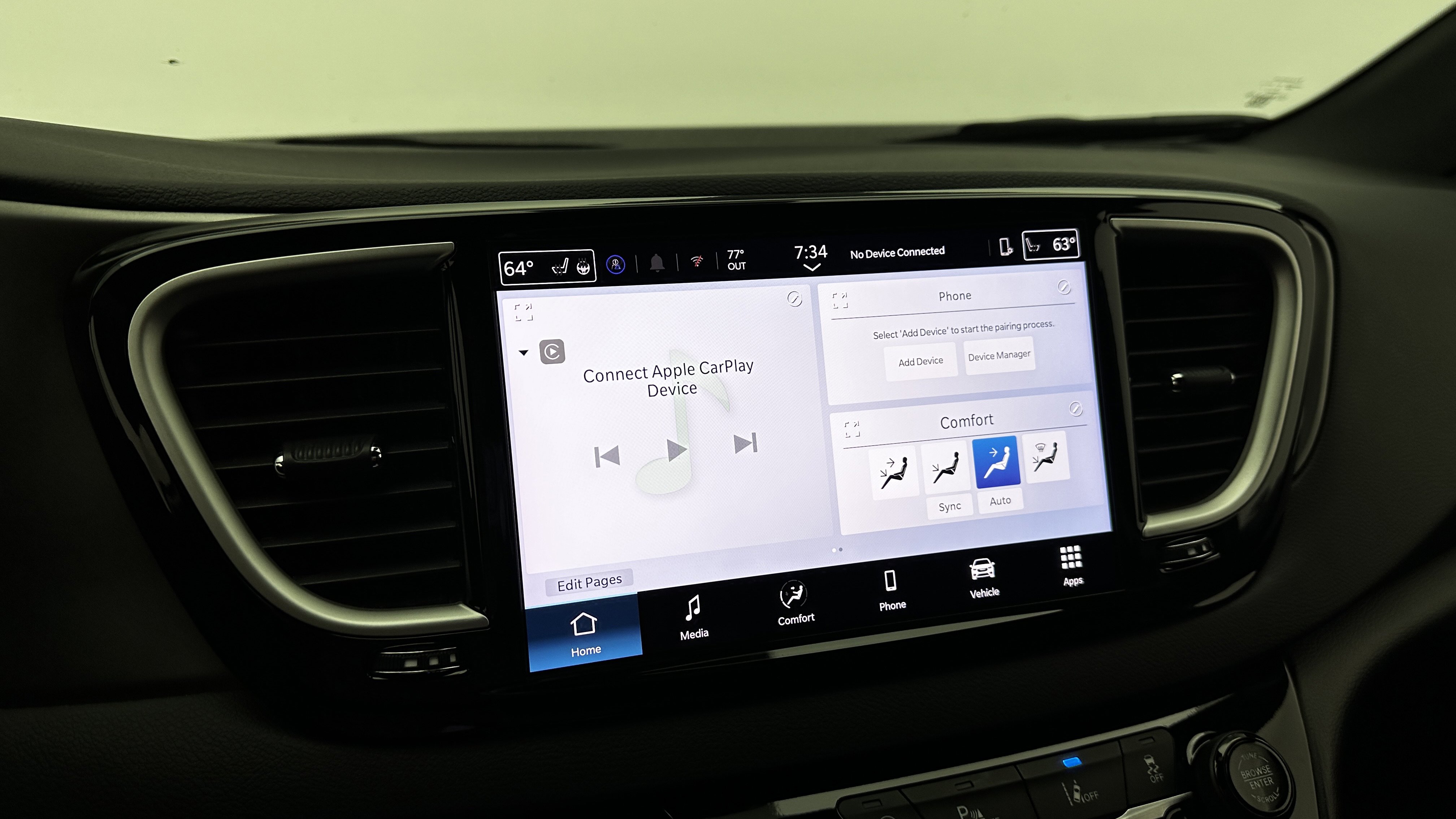 Used 2025 Chrysler Pacifica Select image 15