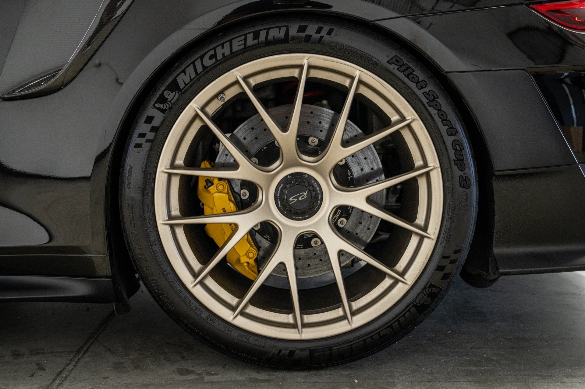 Used 2018 Porsche 911 GT2 RS RWD image 10