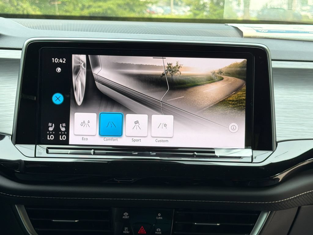 New 2026 Volkswagen Atlas Cross Sport SE FWD image 11