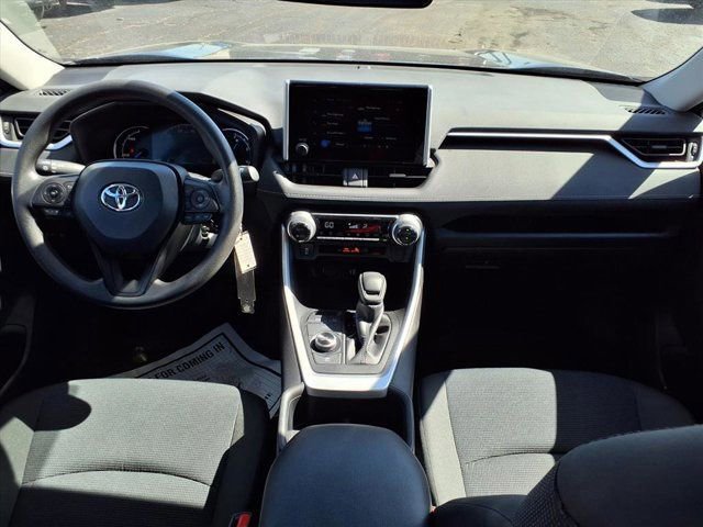 Used 2024 Toyota RAV4 LE image 9