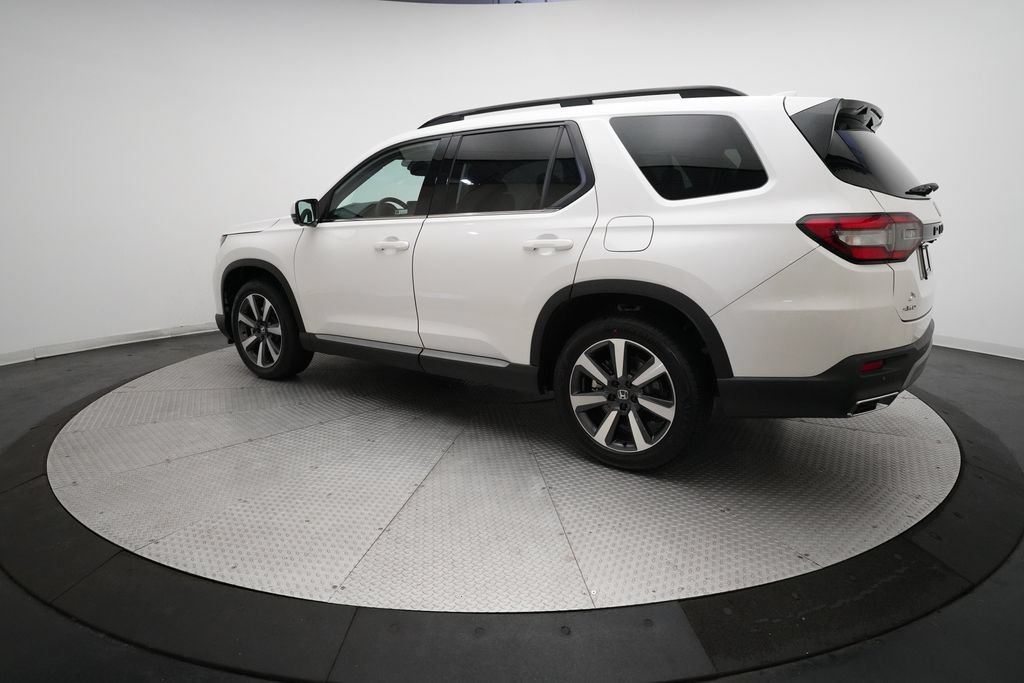 Certified 2025 Honda Pilot Elite image 36
