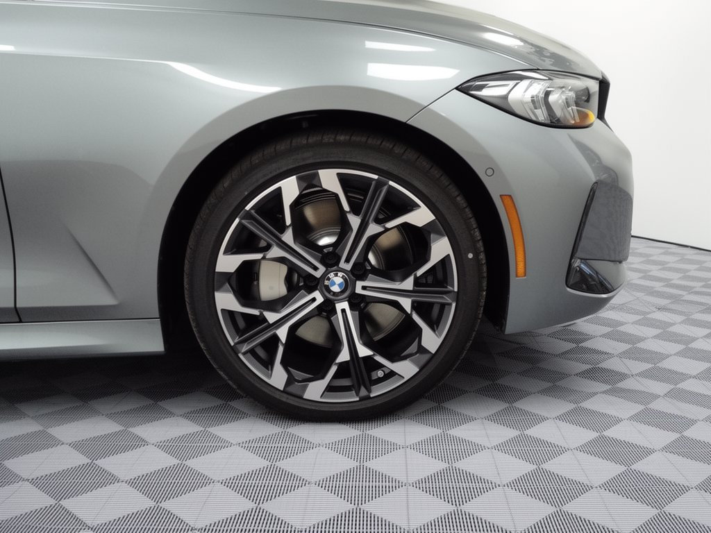 Used 2026 BMW 330i xDrive Sedan w/ M Sport Package AWD/4WD image 13