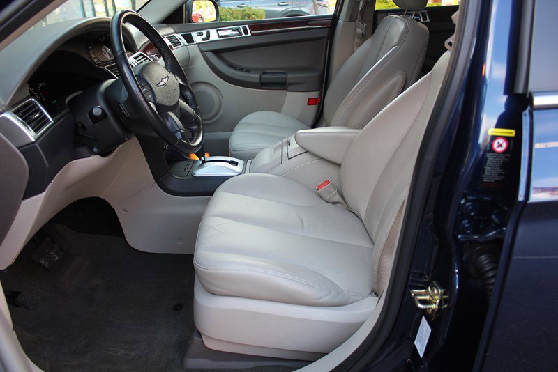 Used 2005 Chrysler Pacifica Touring image 16