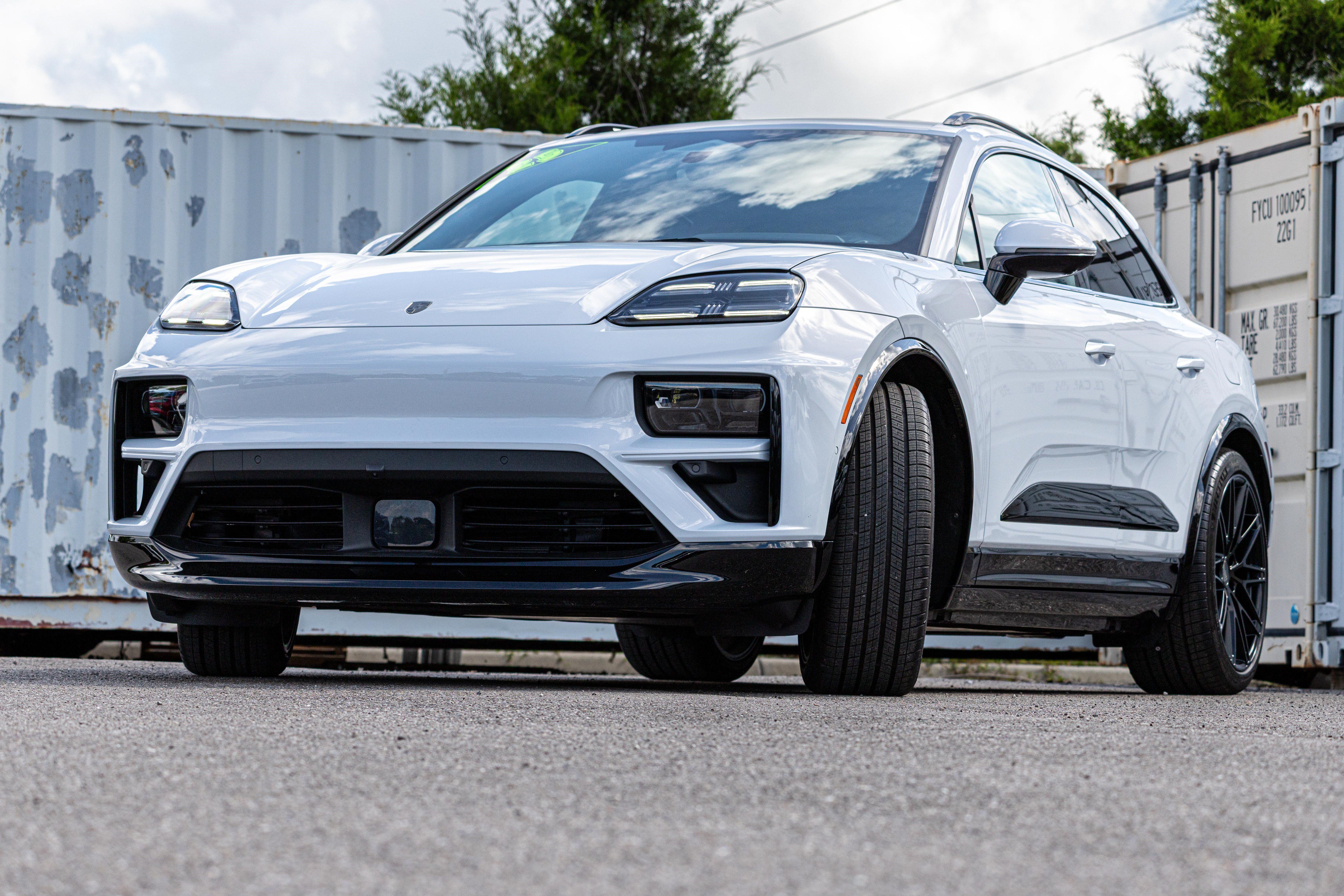 Used 2025 Porsche Macan Turbo Electric AWD/4WD image 7
