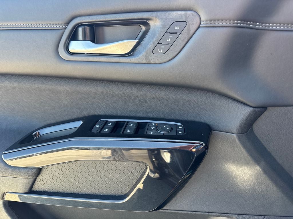 New 2026 Nissan Pathfinder Platinum AWD/4WD image 17