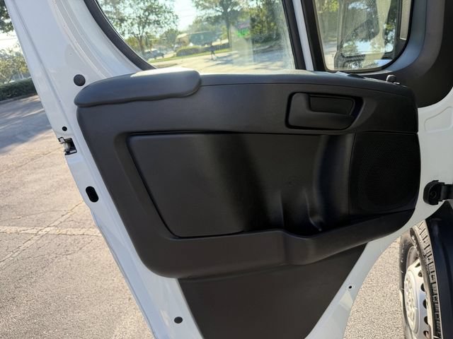 Used 2025 RAM ProMaster 2500 w/ Convenience Group FWD image 9
