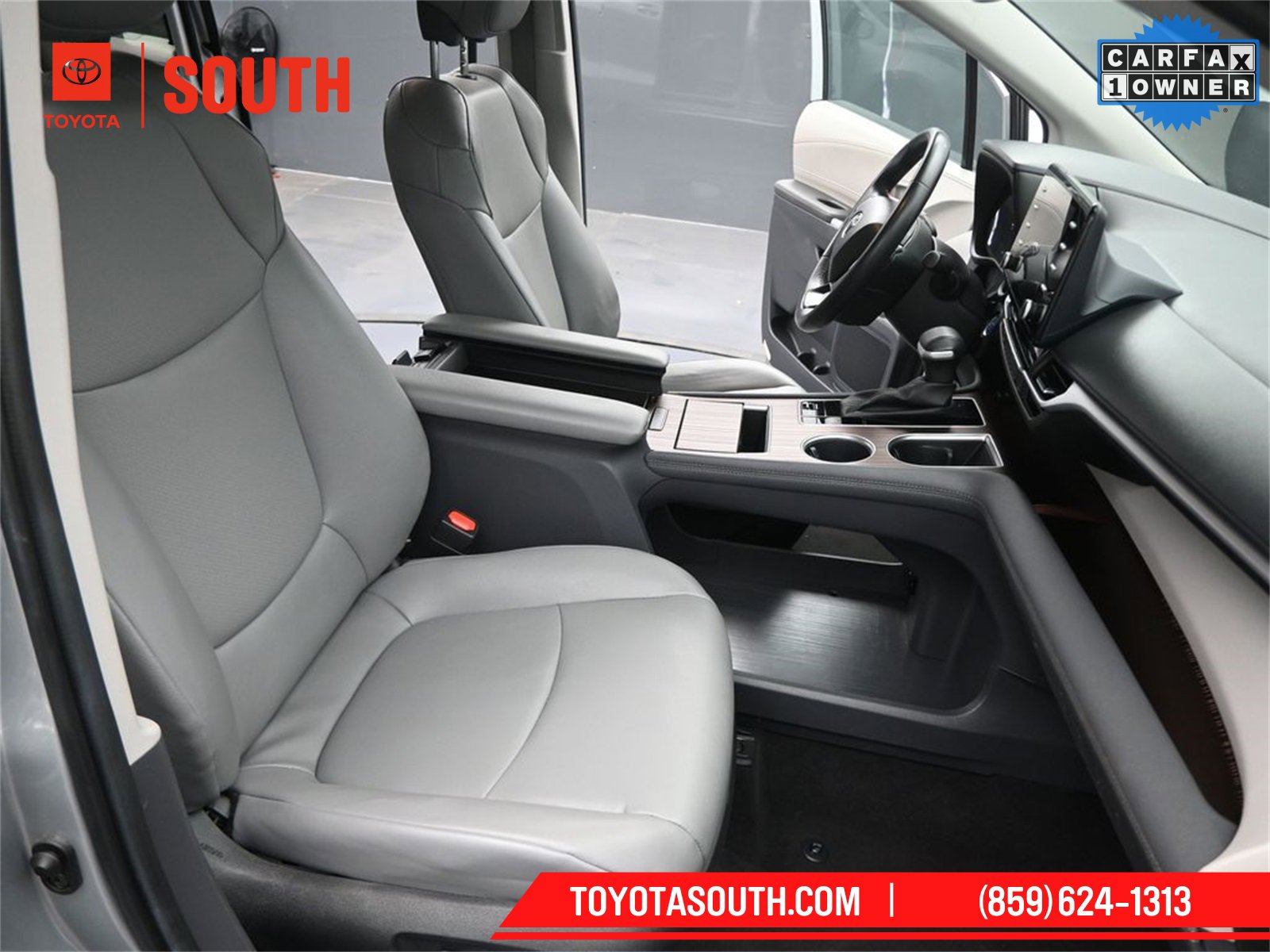 Used 2024 Toyota Sienna XLE image 26
