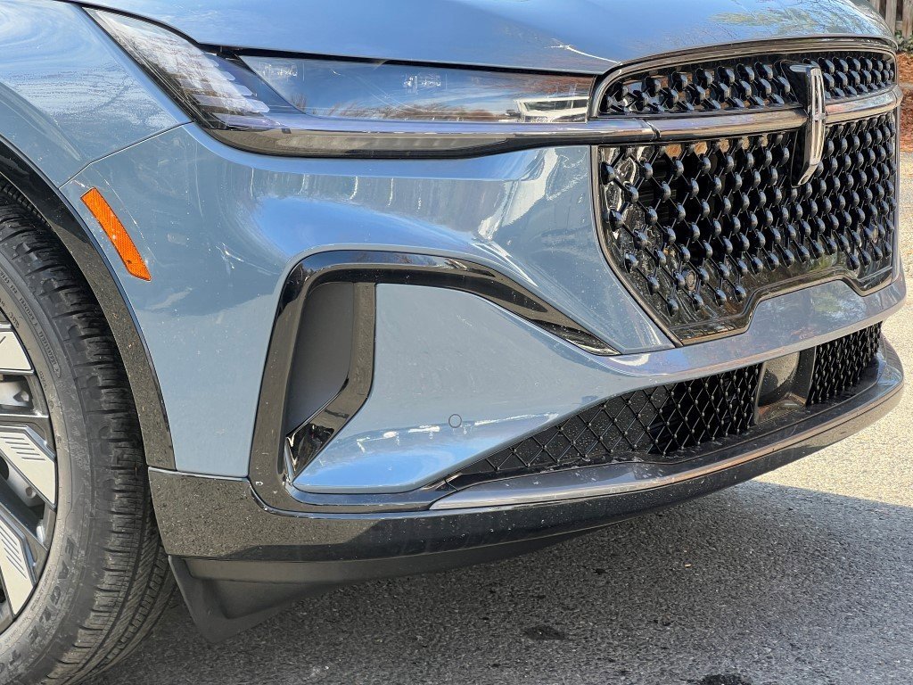 New 2026 Lincoln Nautilus Reserve w/ Jet Appearance Package image 2