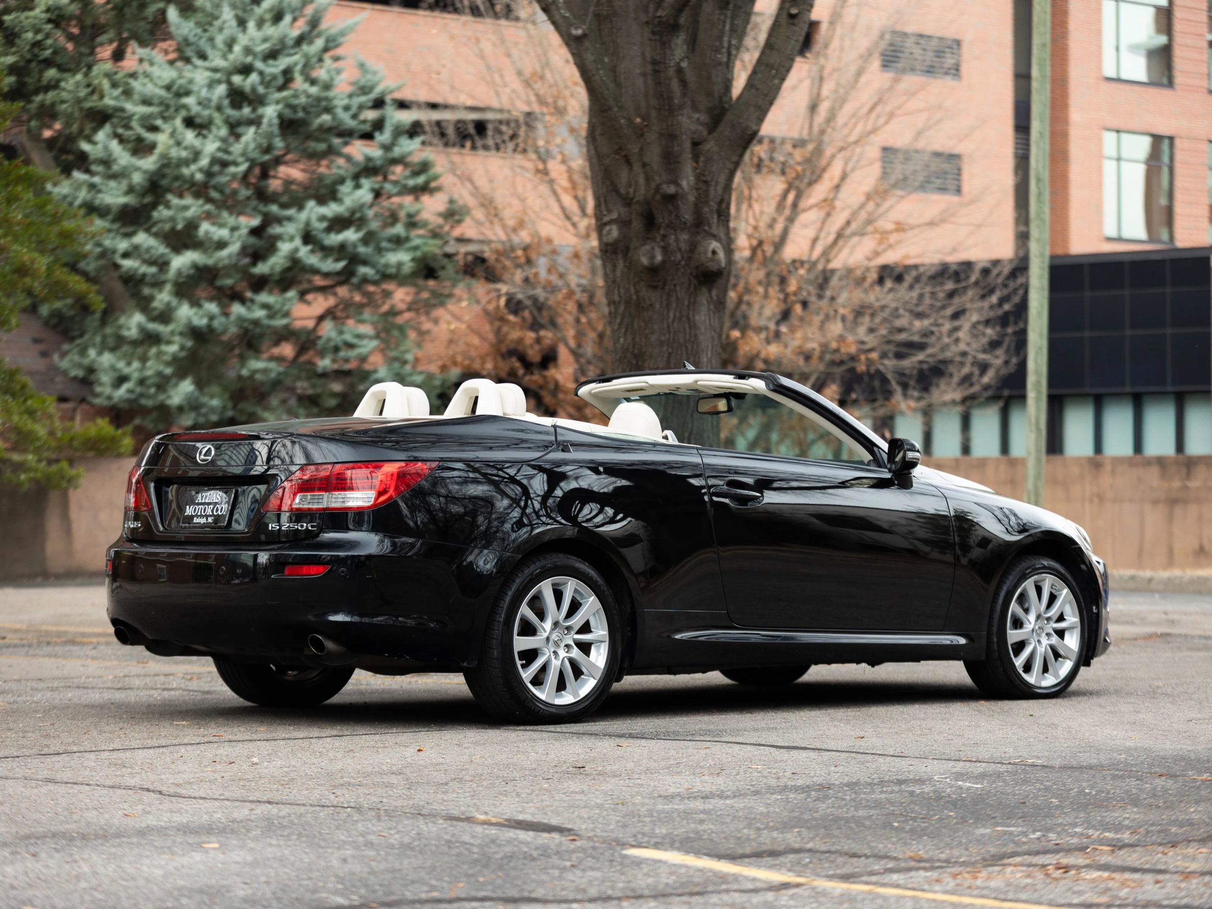 Used 2010 Lexus IS 250C image 7