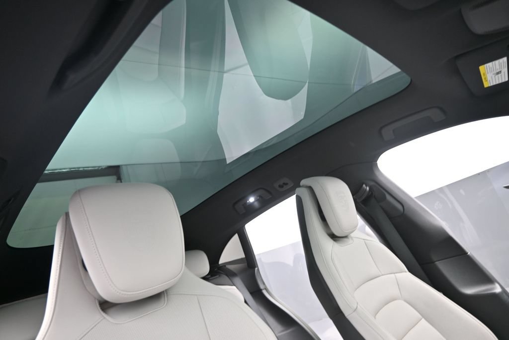 Certified 2023 Porsche Taycan 4 Cross Turismo AWD/4WD image 18