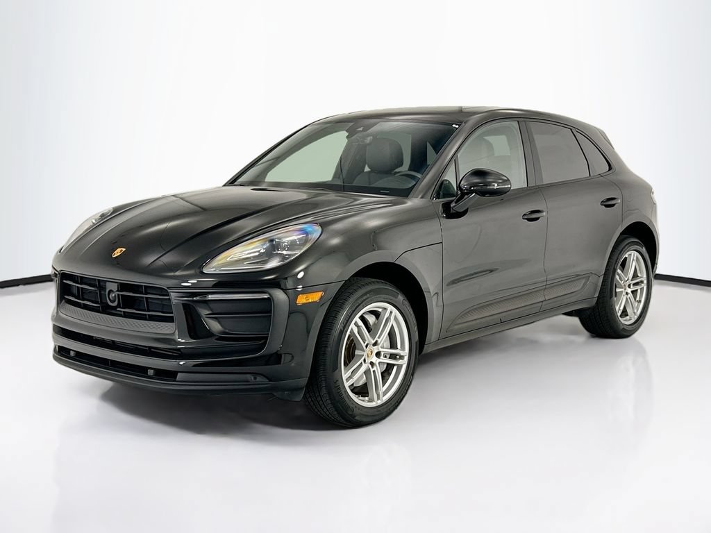 Certified 2024 Porsche Macan AWD/4WD image 1