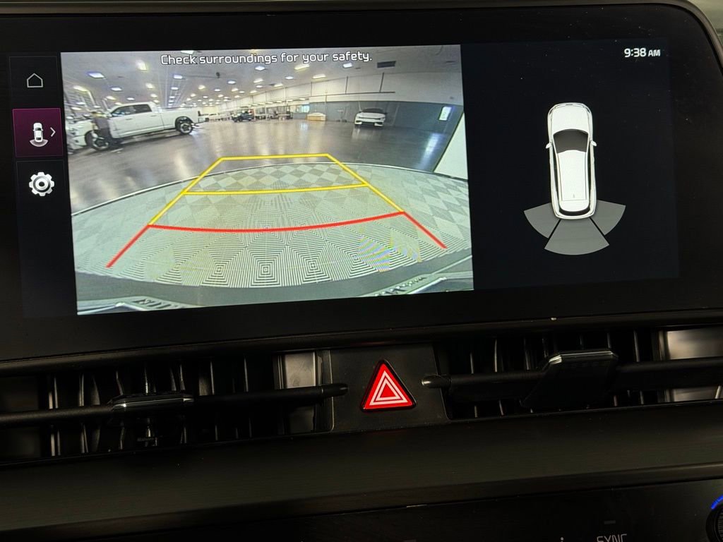 Used 2025 Kia Sportage EX image 17