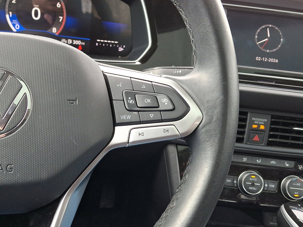 Used 2024 Volkswagen Jetta SE image 28