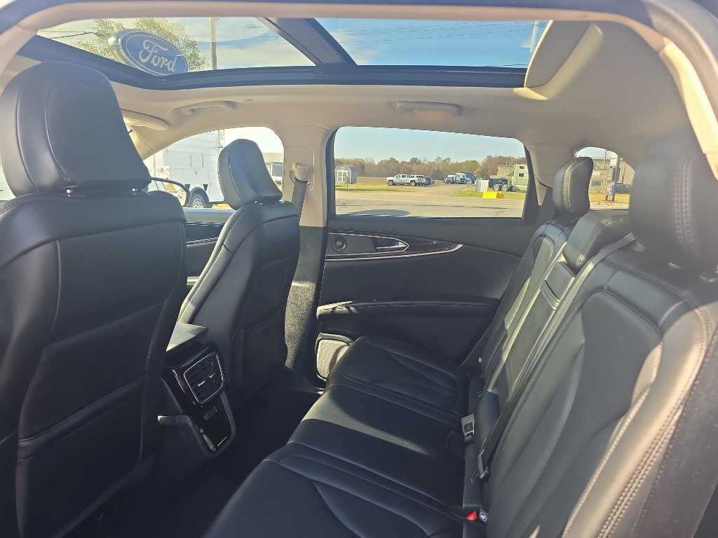 Used 2022 Lincoln Nautilus Reserve w/ Equipment Group 201A image 18