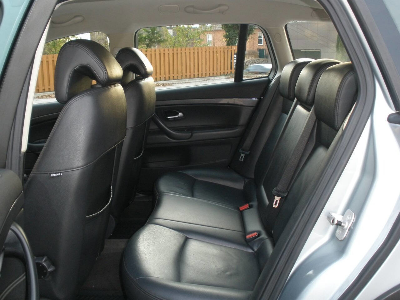 Used 2010 Saab 9-3 X image 24