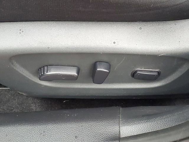 Used 2019 Nissan Rogue SV image 16