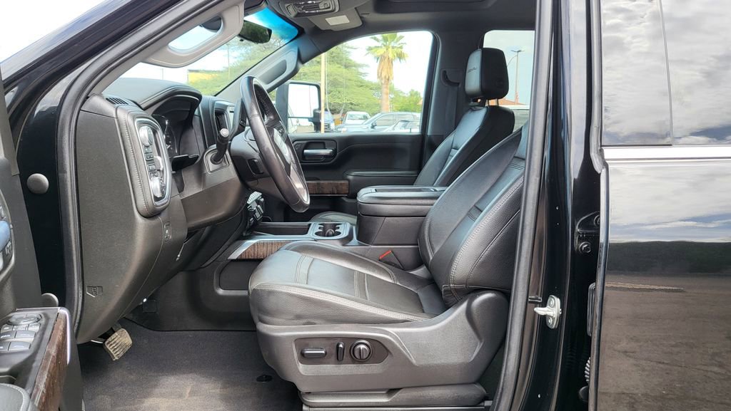 Used 2021 GMC Sierra 2500 Denali w/ Denali Black Diamond Edition AWD/4WD image 23