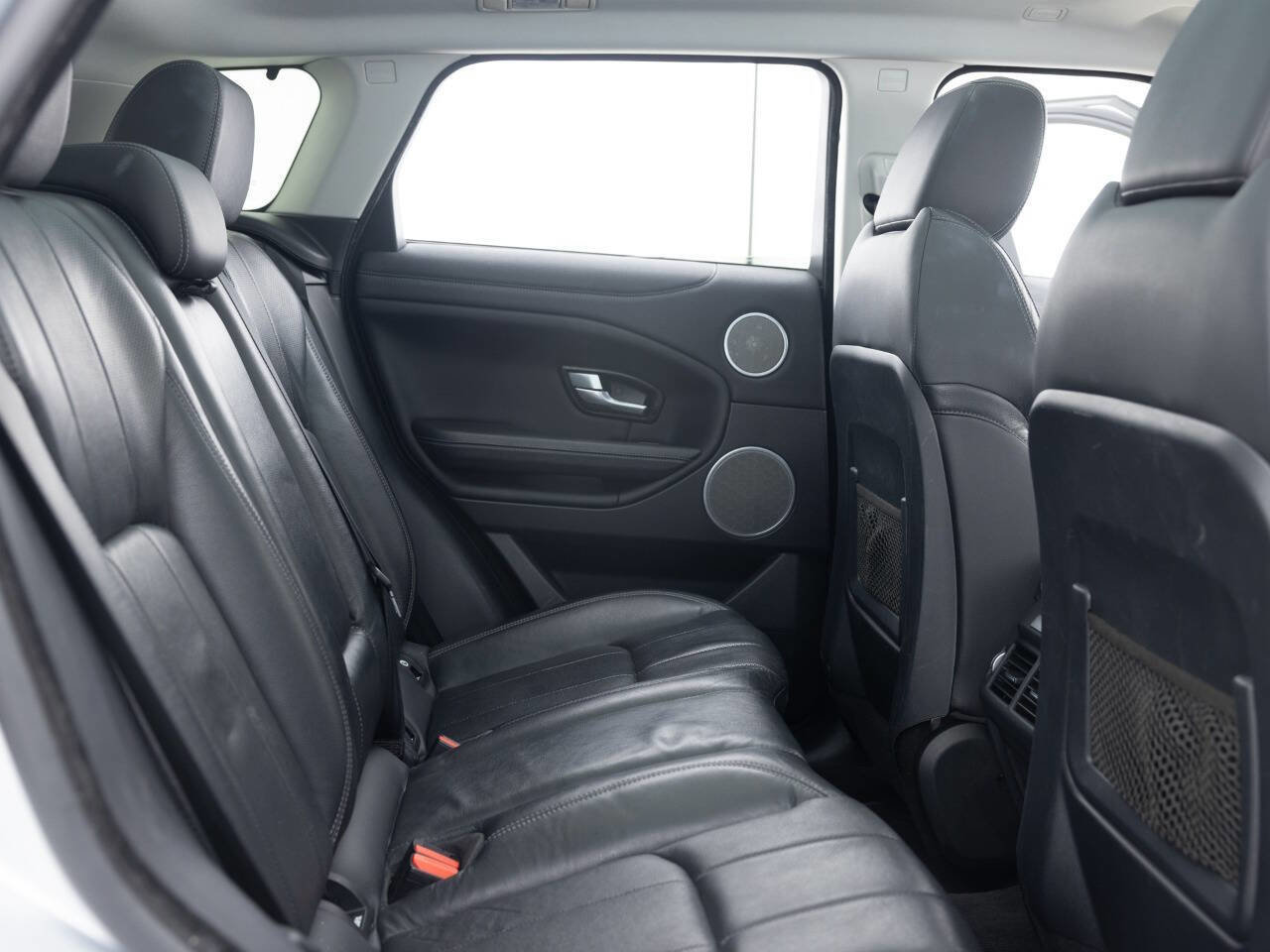 Used 2017 Land Rover Range Rover Evoque SE image 29