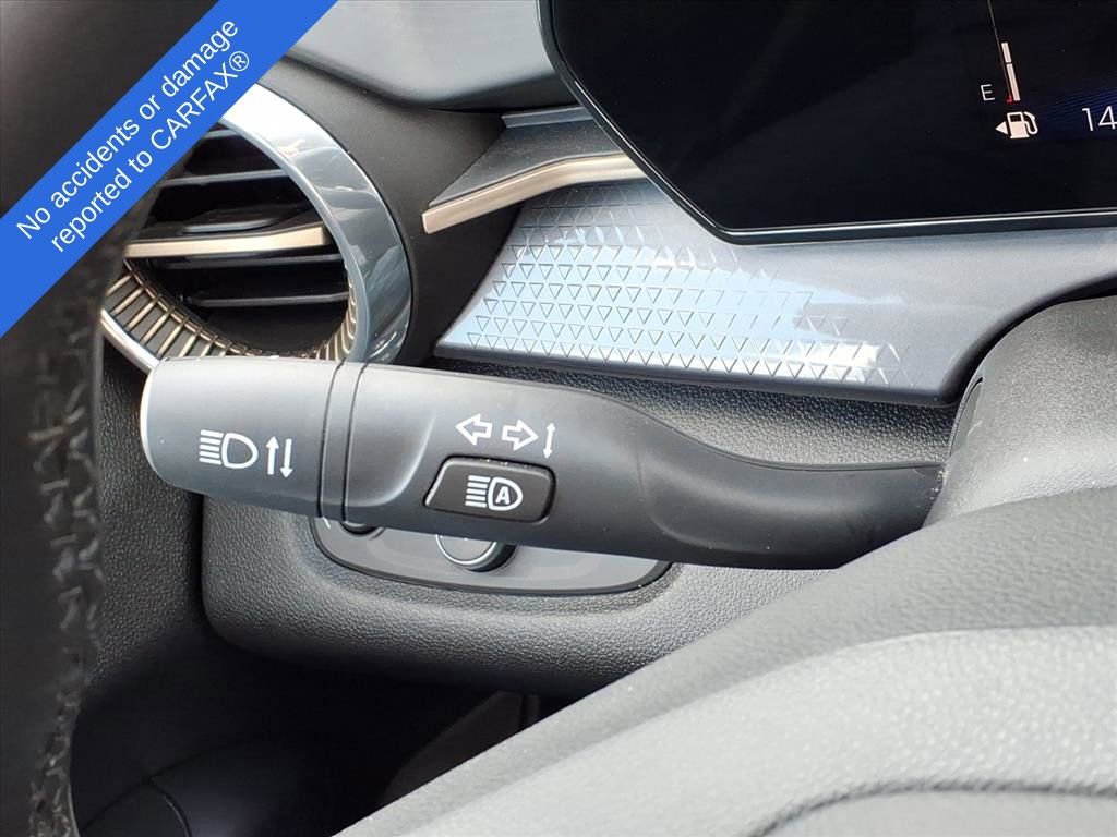 Used 2025 Chevrolet Trax ACTIV w/ Sunroof Package image 23