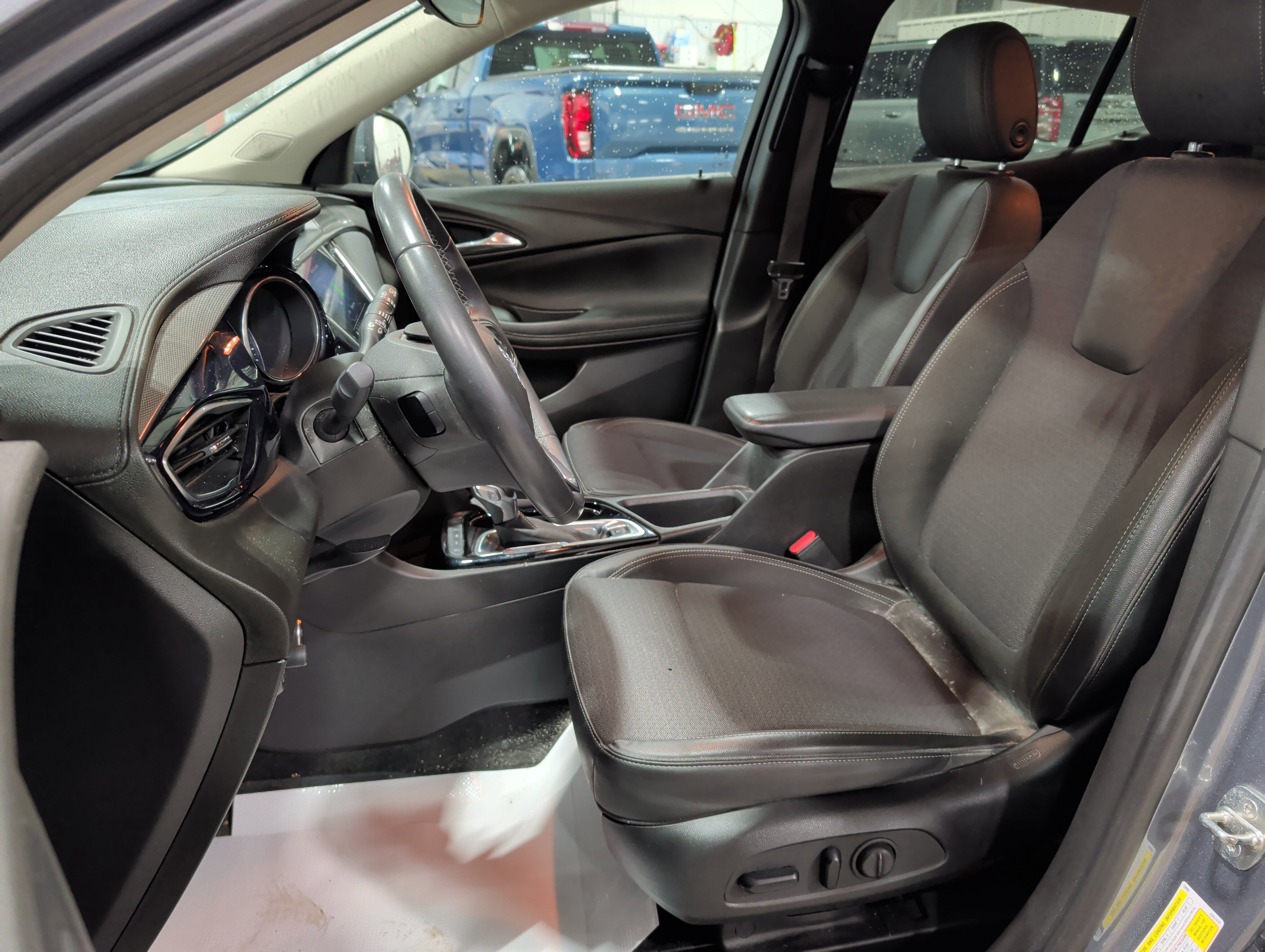 Used 2020 Buick Encore GX Select w/ Sport Touring Package image 7