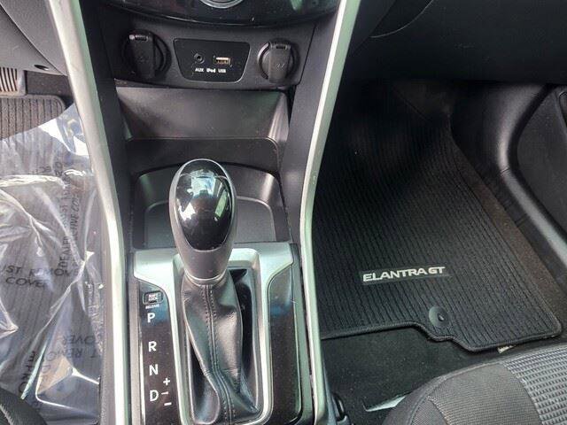 Used 2016 Hyundai Elantra GT image 22