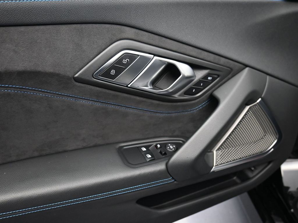 Used 2023 BMW Z4 M40i w/ Premium Package image 9