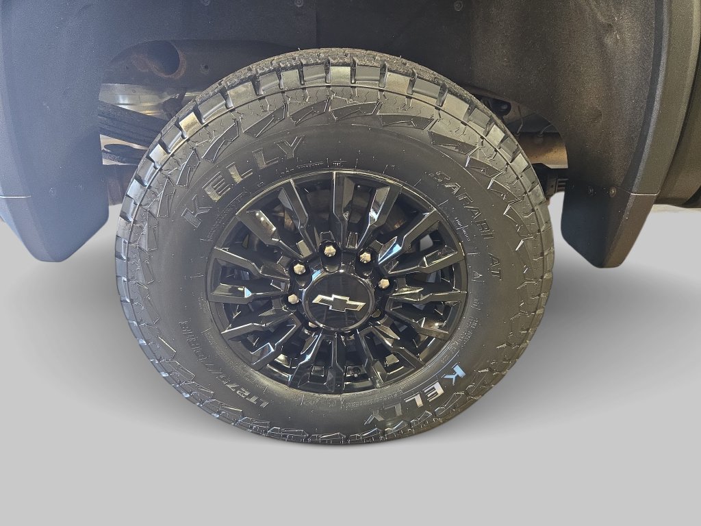 Used 2021 Chevrolet Silverado 2500 LTZ w/ LTZ Plus Package AWD/4WD image 35