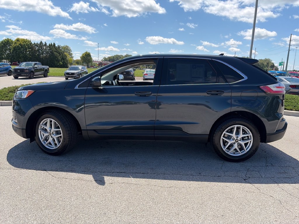 Used 2024 Ford Edge SEL w/ Convenience Package AWD/4WD image 4