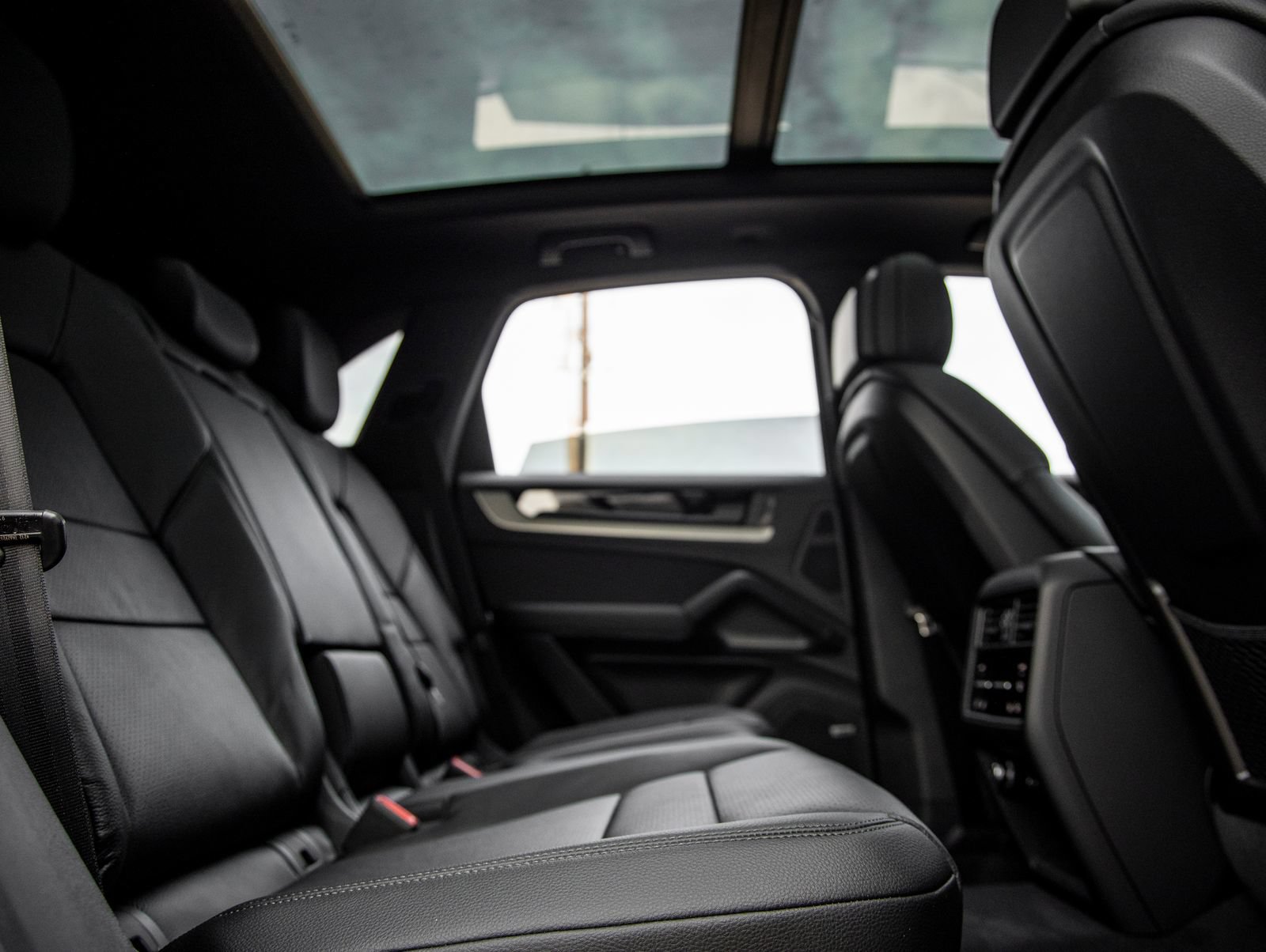 Certified 2026 Porsche Cayenne AWD/4WD image 39